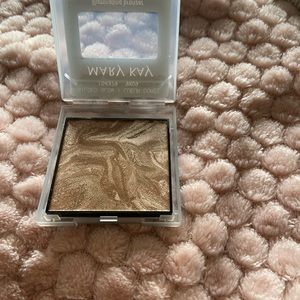 Mk/ illuminating bronzer